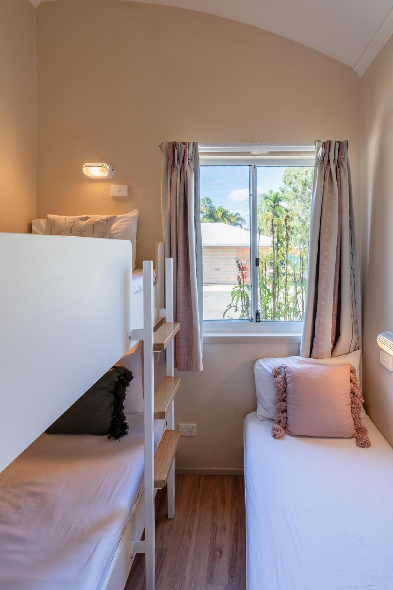 Tasman Holiday Parks - Rollingstone Exterior foto