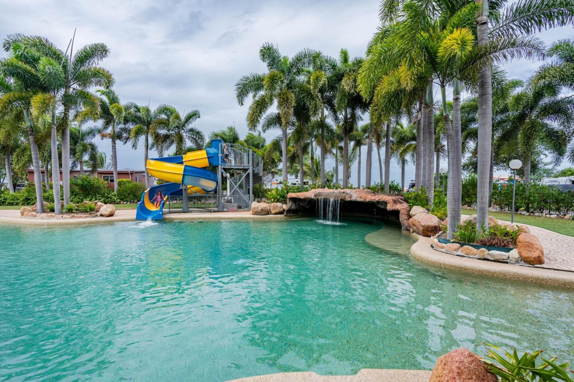 Tasman Holiday Parks - Rollingstone Exterior foto